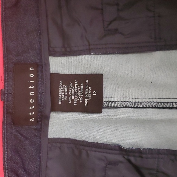 Shorts - Picture 3 of 4